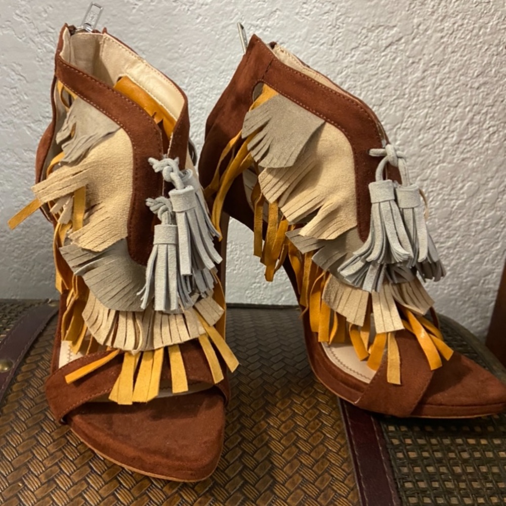 Zara leather tassels fringe heel pump